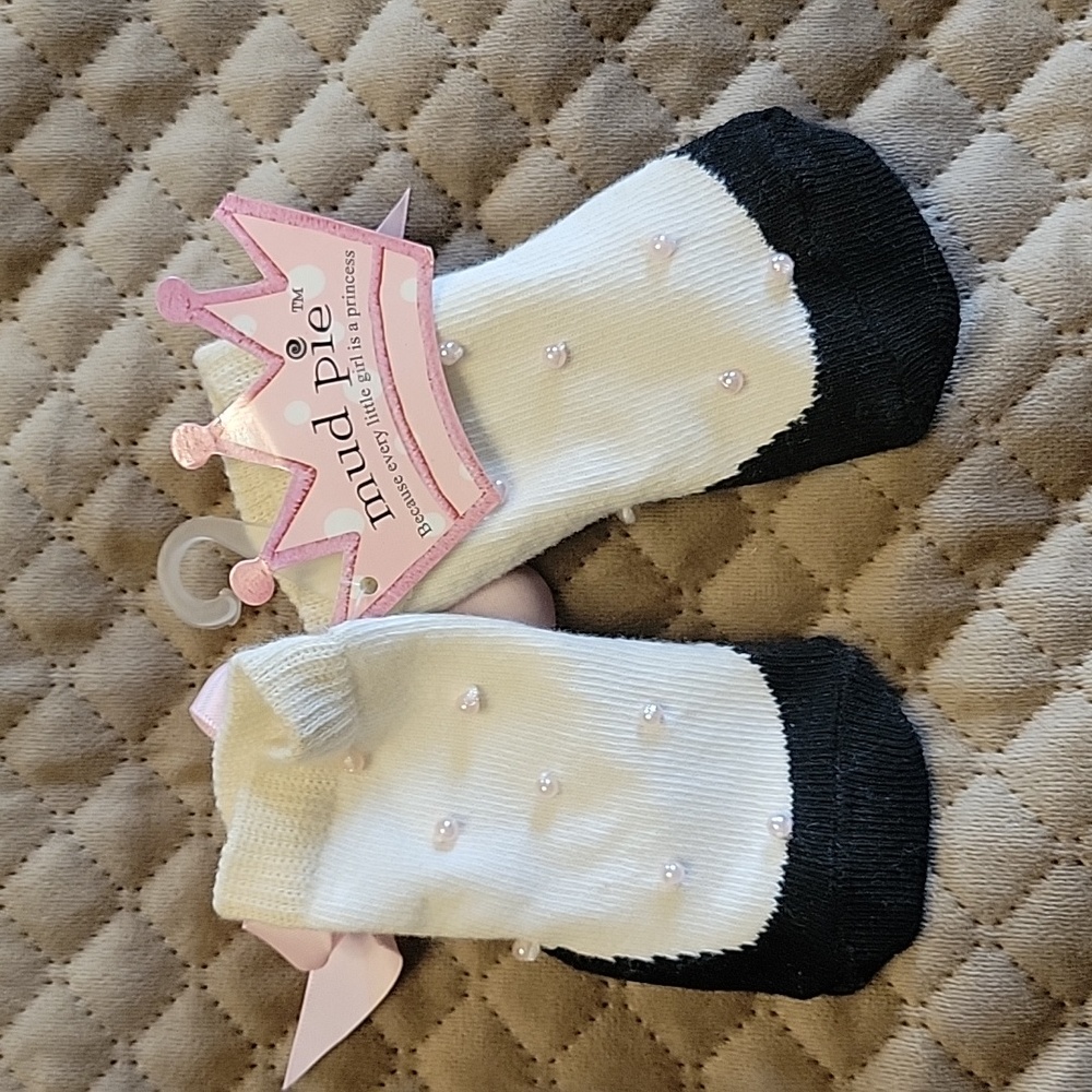 Socks Pink pearl accent black‎ and white pink bow Mud Pie NWT boutique 0-12M NEW